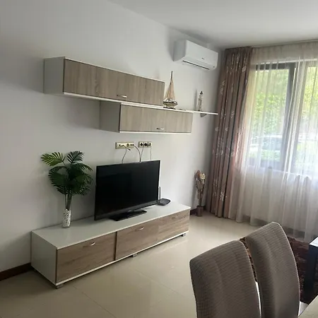 Casa Real Ii Frontline Apartment *