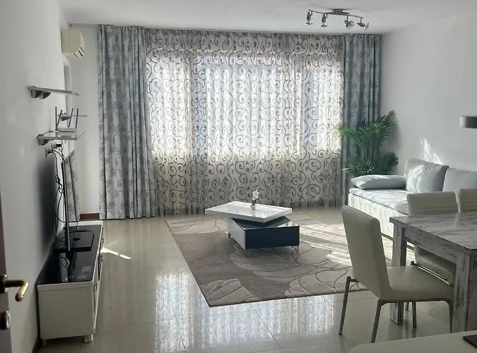 Casa Real Ii Frontline Apartment *